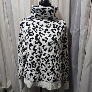 ❌️SOLD❌️UGG Leopard Print Cozy Turtleneck Sweater – Size M